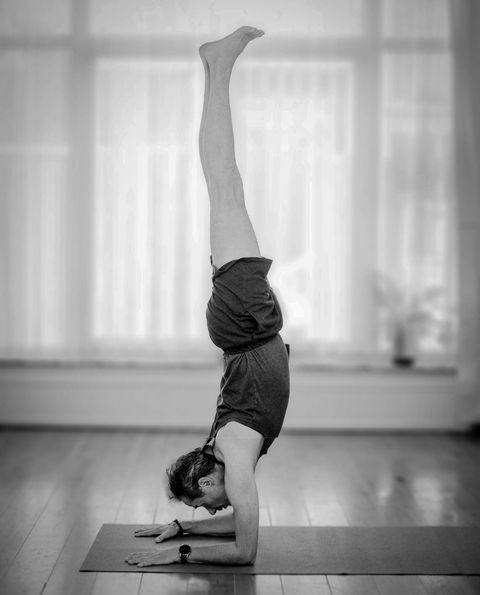 pinca-mayurasana-atelier-yogasamkya