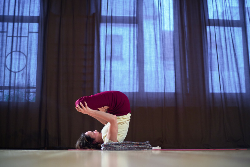 2022-12-01-charlotte-yoga_sdim1101